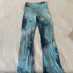 SOLD Zuvi Yoga Pants